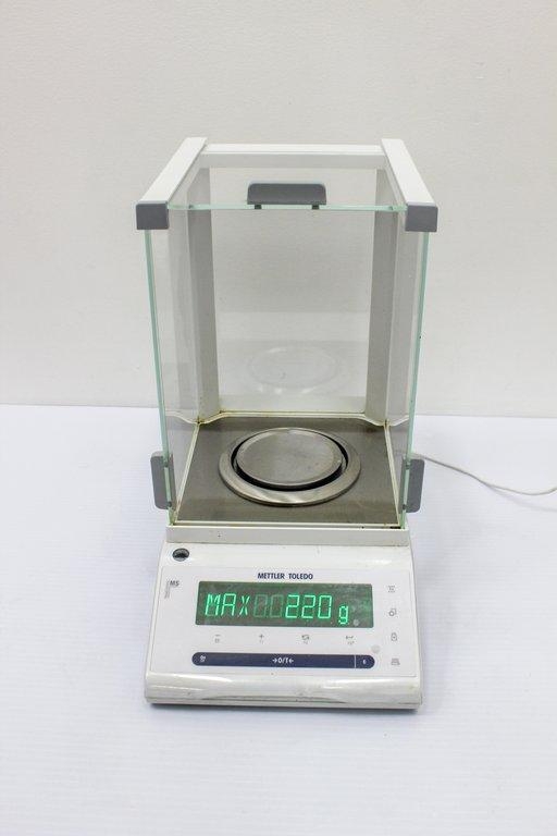 Mettler-Toledo MS204S Precision Balance 220g Capacity Internal Calibration
