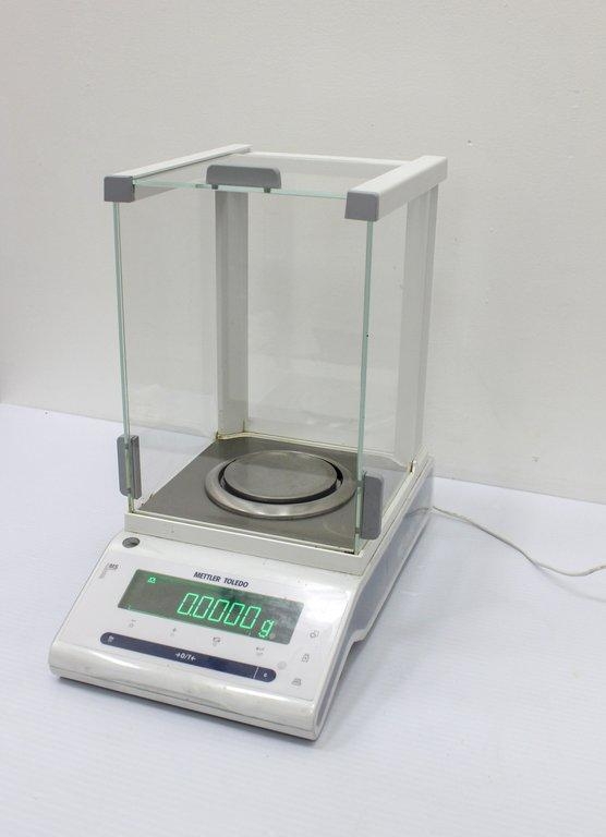 Mettler-Toledo MS204S Precision Balance 220g Capacity Internal Calibration