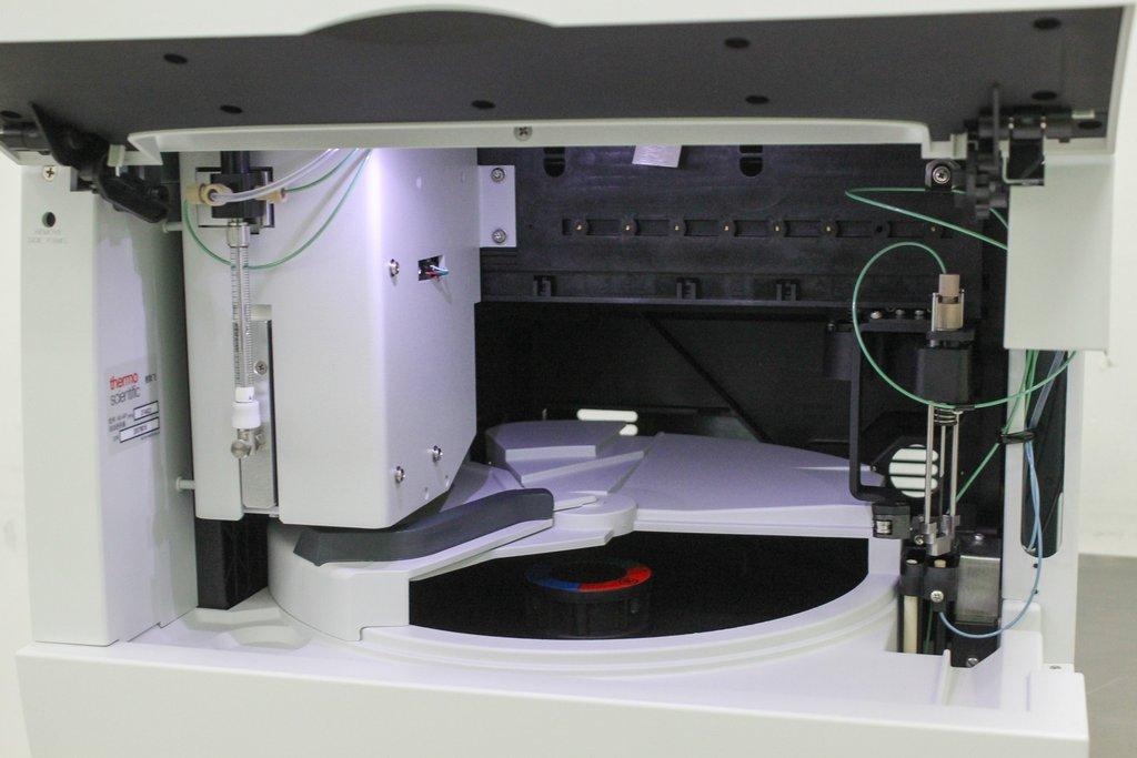 Thermo Dionex AS-AP Autosampler 074922 for HPLC/GC Analysis - Power On Test
