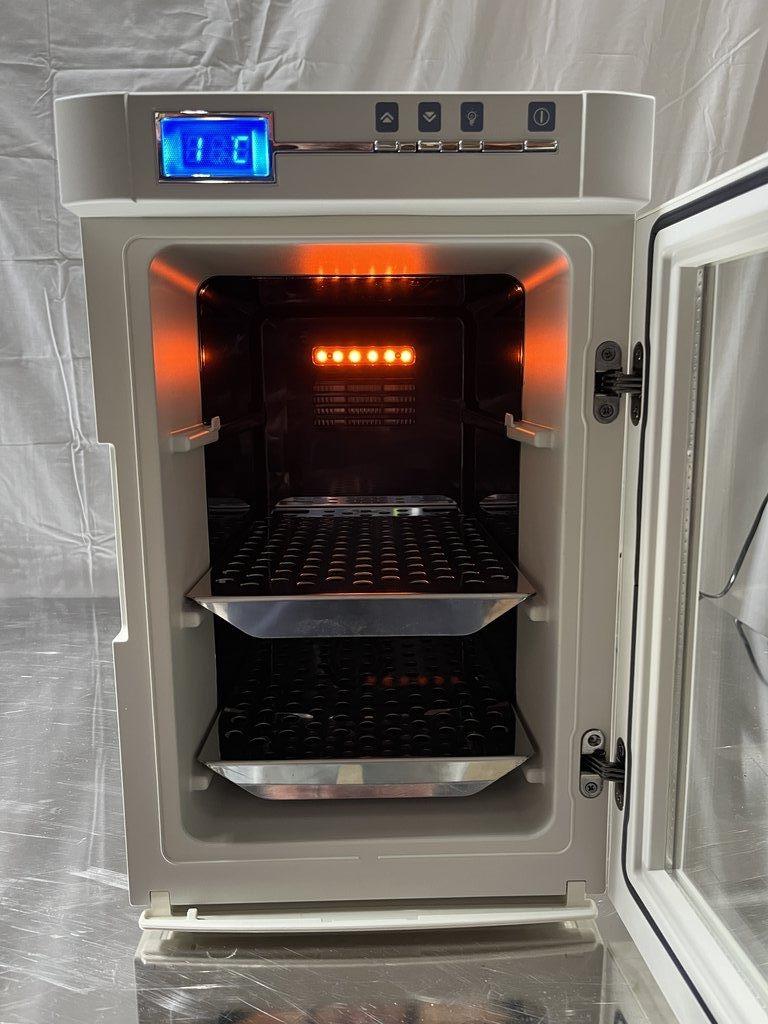 Thermo Heratherm IMC 18 Incubator Laboratory Equipment Good Condition Unit