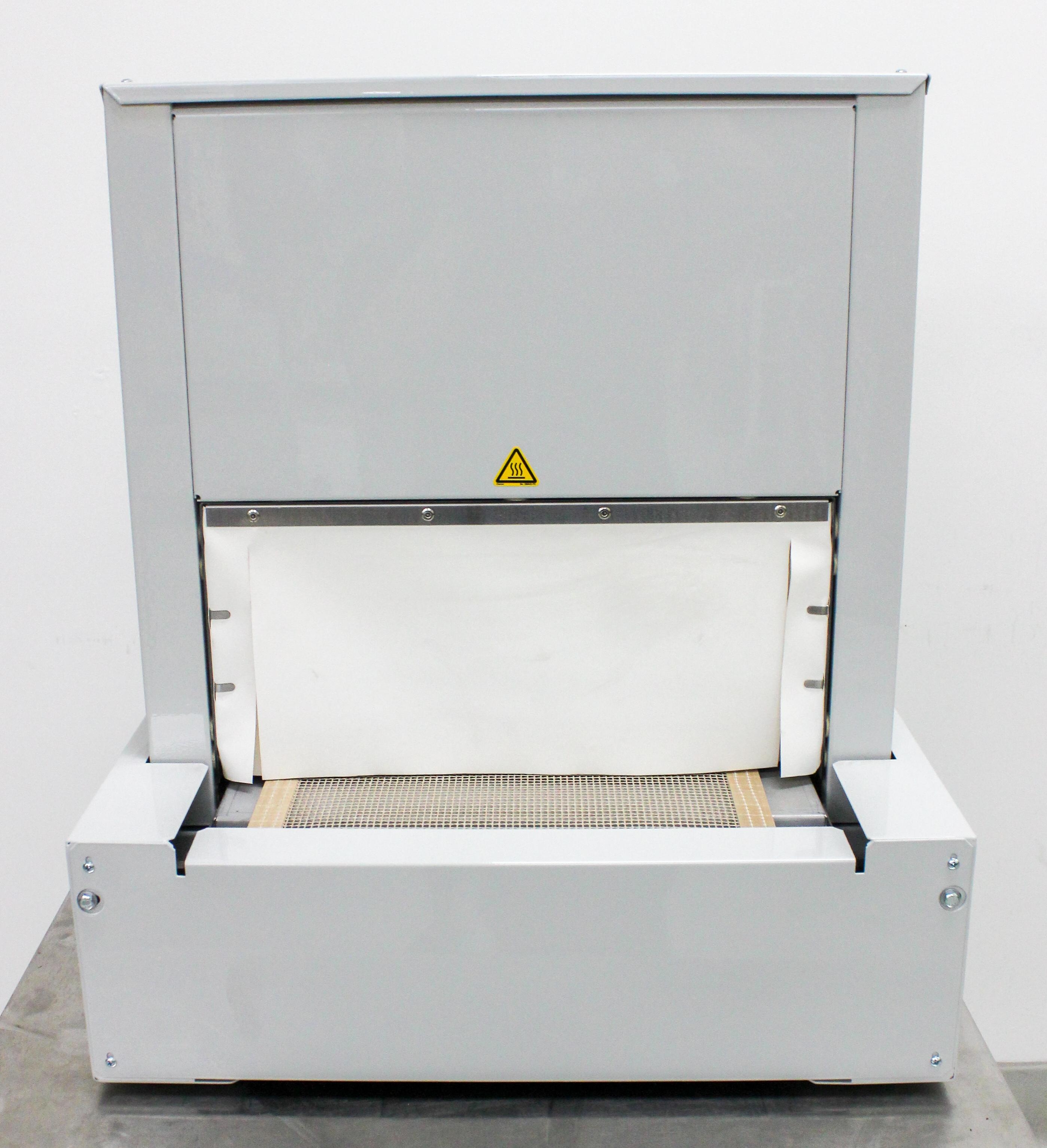 Clamco 820 Heat Shrink Tunnel Packaging Equipment 220V 60Hz Excellent Condition