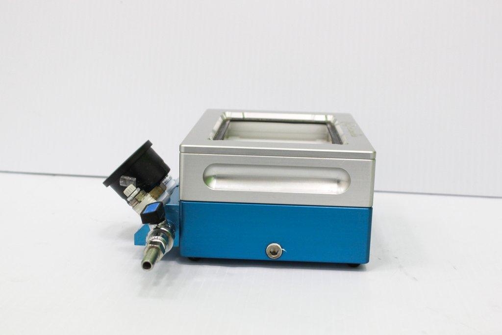 Pall Vacuum Manifold 5017 Multi Well Plate Laboratory Device with Pressure Gauge