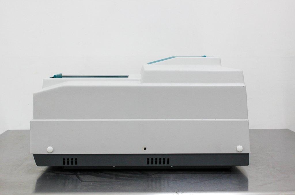 CARY 300 Bio UV-Visible Spectrophotometer - Series II with Power Cord