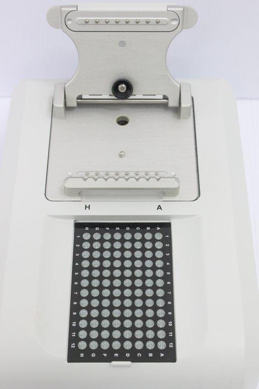 Thermo NanoDrop 8000 UV-Vis Spectrometer Multi-Well High Throughput