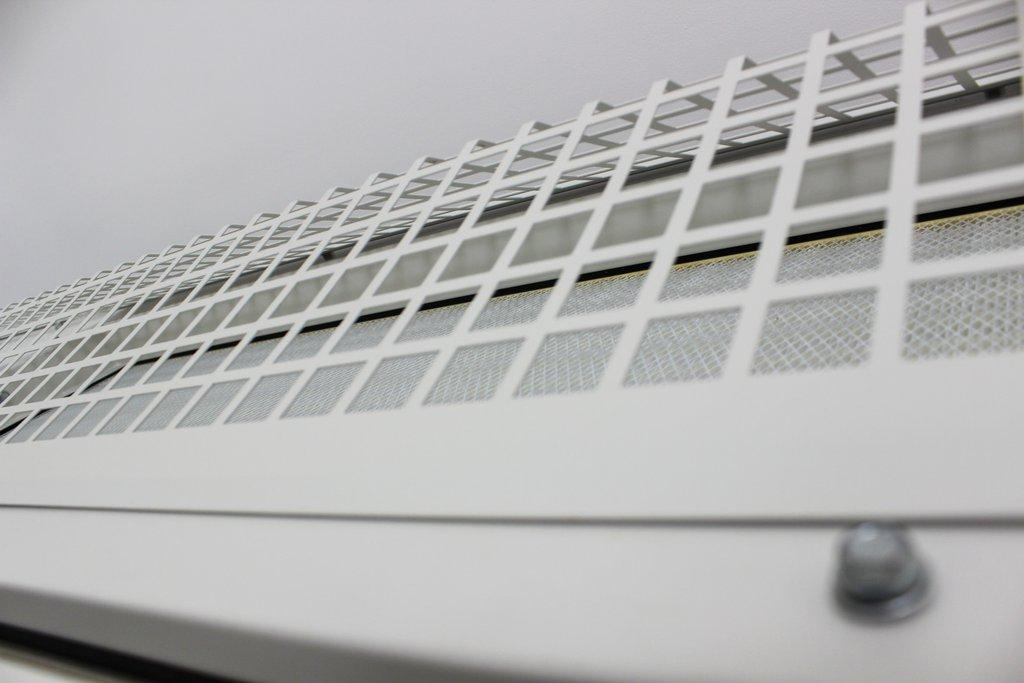 Baker SG403A-HE SterilGARD Class II A2 Biosafety Cabinet 4ft Laminar Flow