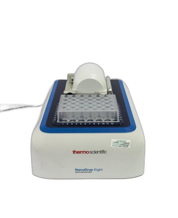 Thermo NanoDrop Eight Spectrophotometer UV-Vis Analysis 120V 50/60Hz 10lb