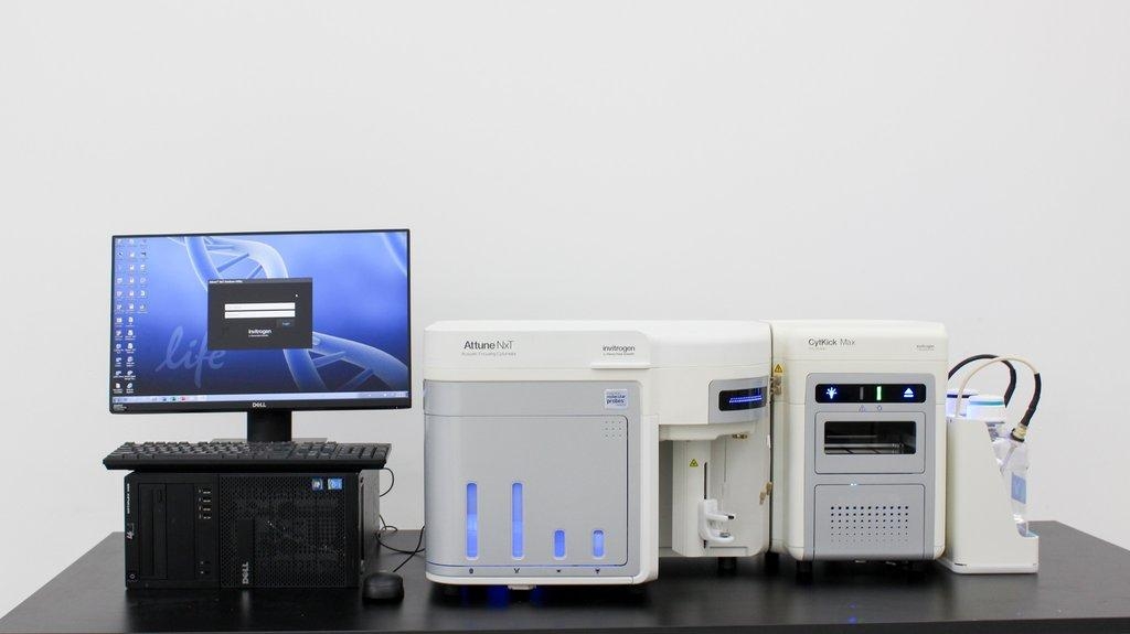 Invitrogen Attune NxT Cytometer Flow Cytometry High Throughput Autosampler