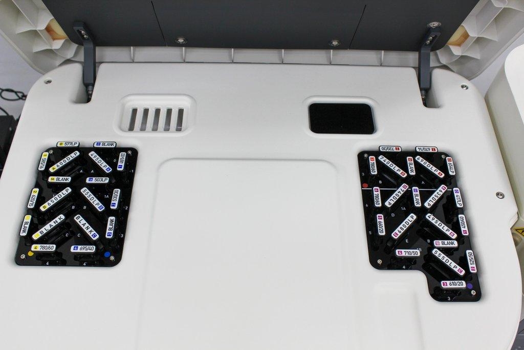 Invitrogen Attune NxT Cytometer Flow Cytometry High Throughput Autosampler