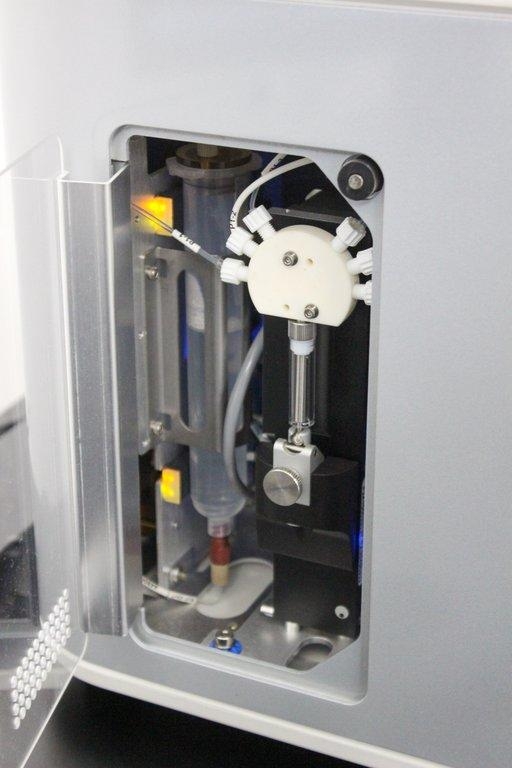 Invitrogen Attune NxT Cytometer Flow Cytometry High Throughput Autosampler