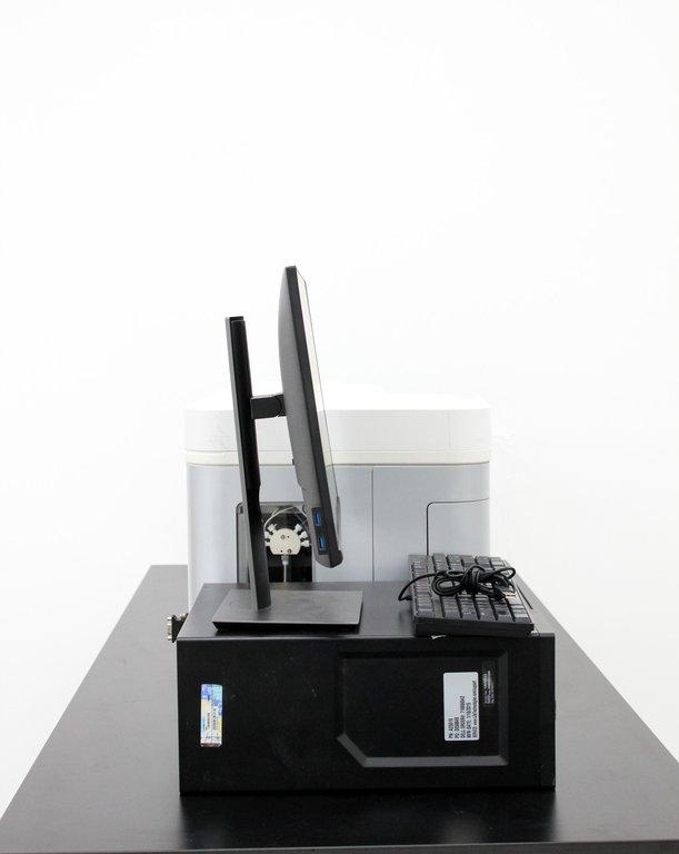 Invitrogen Attune NxT Cytometer Flow Cytometry High Throughput Autosampler