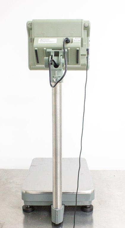 Uline H-4593 Industrial Platform Scale Accurate 150 lbs Capacity 14.5x20 SS