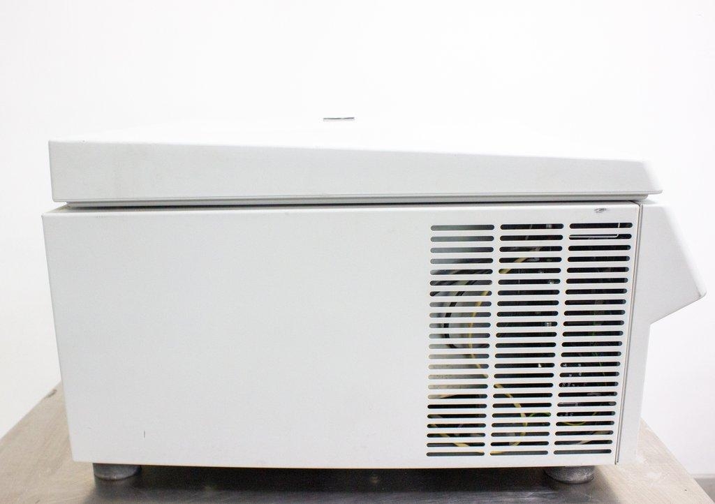 Eppendorf 5810 Benchtop Centrifuge 3L 14000 RPM Variable Rotors