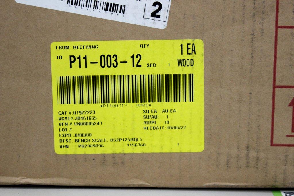 Ohaus Defender D52P125RQL Bench Scale 250lb Capacity Includes LCD Display