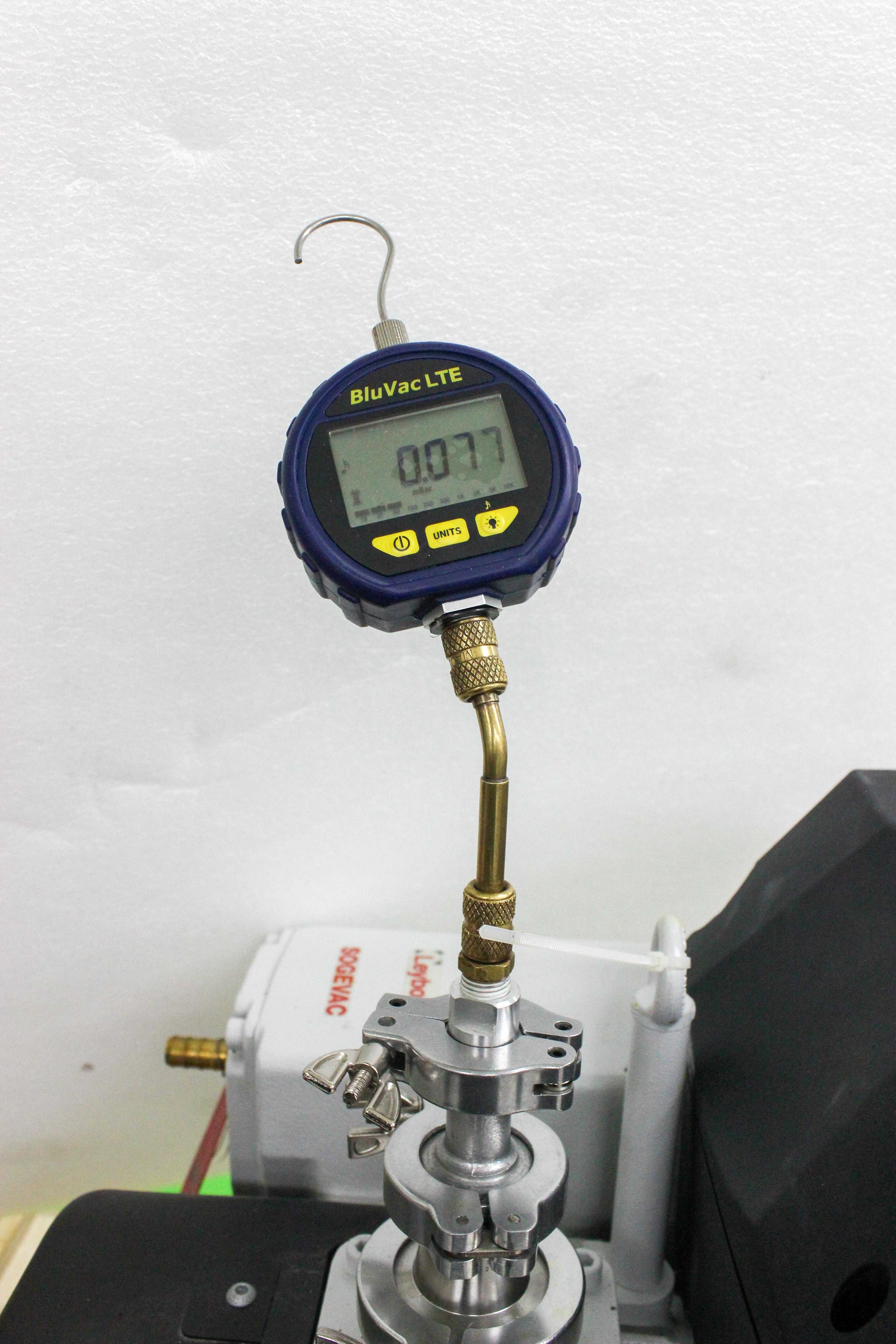 Leybold Sogevac SV65BIFC Vacuum Pump Fair Condition No Power Cord 220V