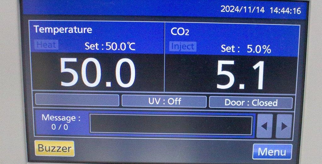 Panasonic MCO-170AICUVL-PA CO2 Laboratory Incubator 5.8 cu.ft. Capacity