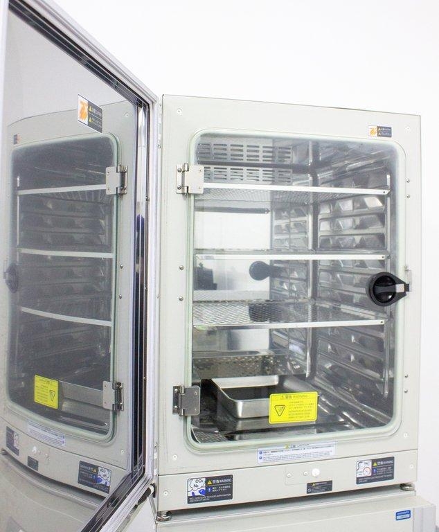 Panasonic MCO-170AICUVL-PA CO2 Incubator 5.8cu.ft Touchscreen 50C Range