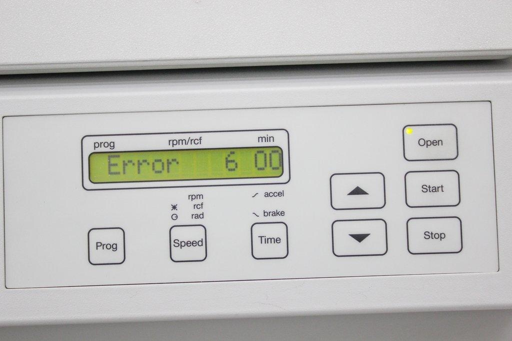 Eppendorf 5810 Floor Centrifuge with A-4-62 Rotor - In Use Fair Condition