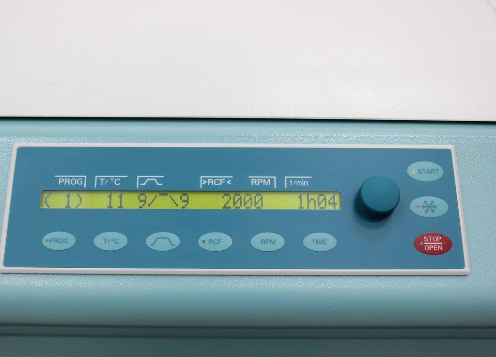 Hettich 5660-01 ROTANTA 460R Centrifuge with -20C Temperature Range