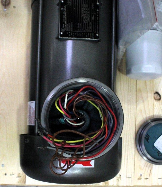 Leybold SV100B Vacuum Pump Vane 230V-460V 60Hz With User Manual 2021 Model