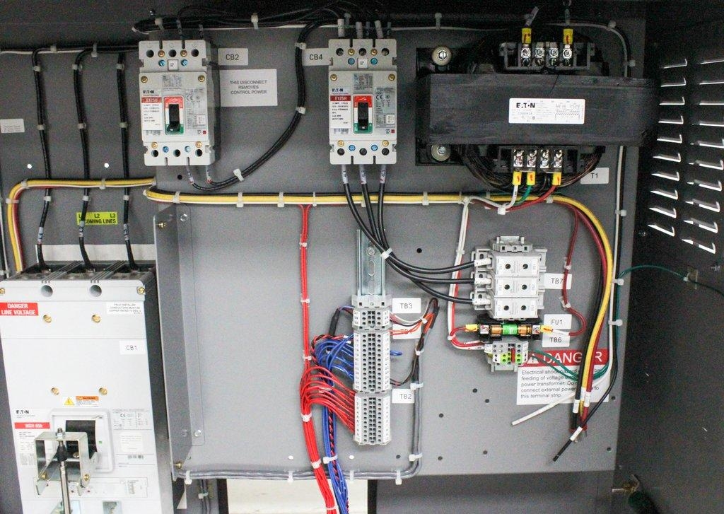 Carrier 19XVE0485 CH72 Enclosure VFD Control Liquid Chillers 480V 60Hz