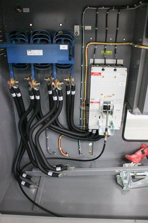 Carrier 19XVE0485 CH72 Enclosure VFD Control Liquid Chillers 480V 60Hz