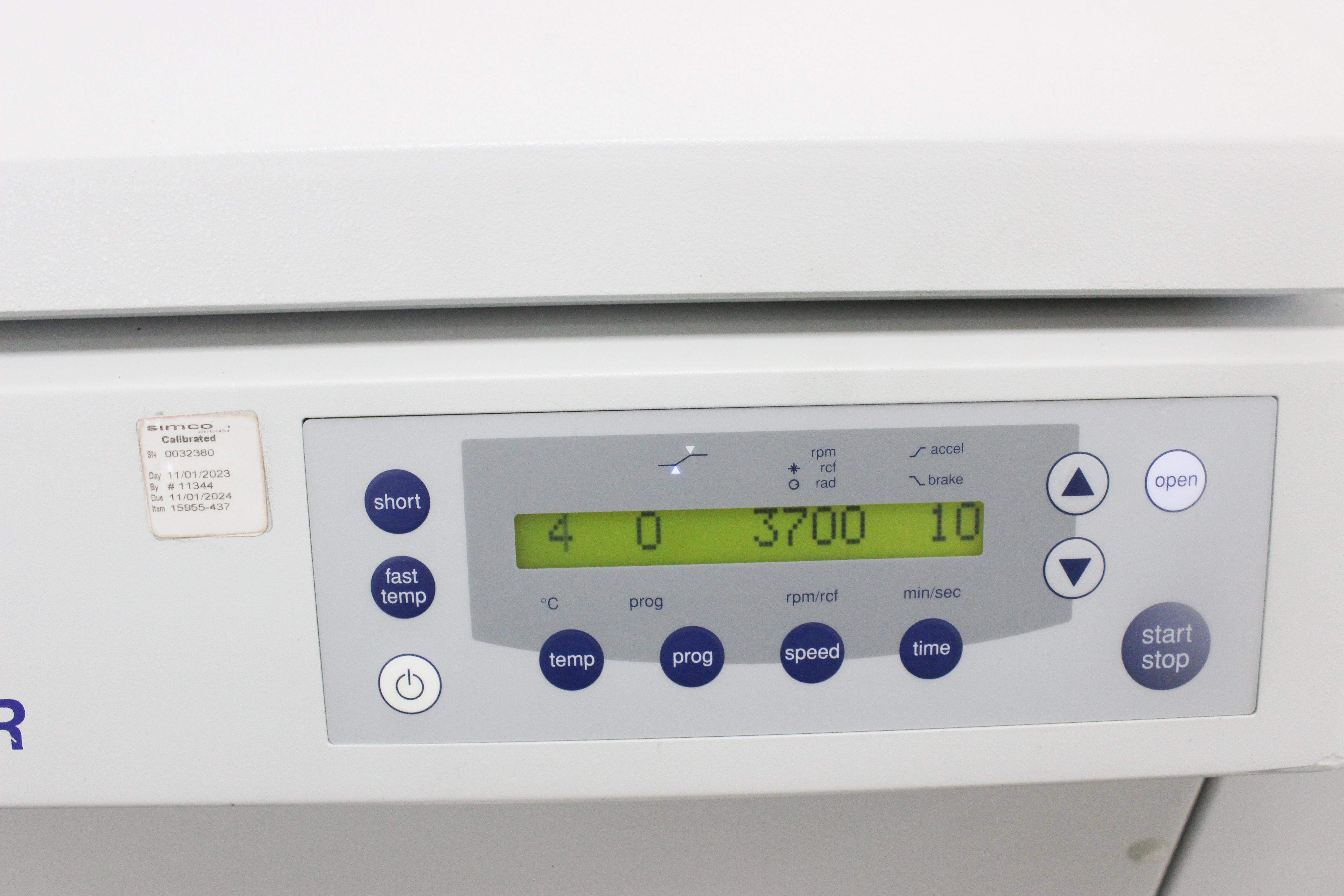 Eppendorf 5804R Refrigerated Benchtop Centrifuge with Rotor 14000 RPM