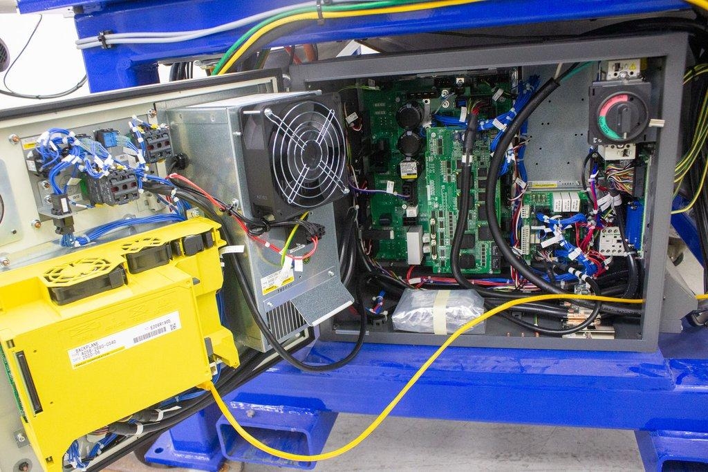 IDI Automated Test Tube Robot Cell Custom Cell 200iD/7L 6 Axis 7kg 911mm 2020