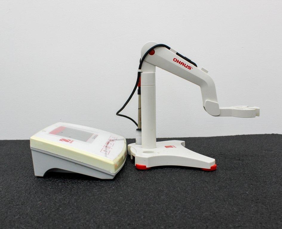 Ohaus ST3100 pH Meter VG Condition Reliable Laboratory Use 12V/120V
