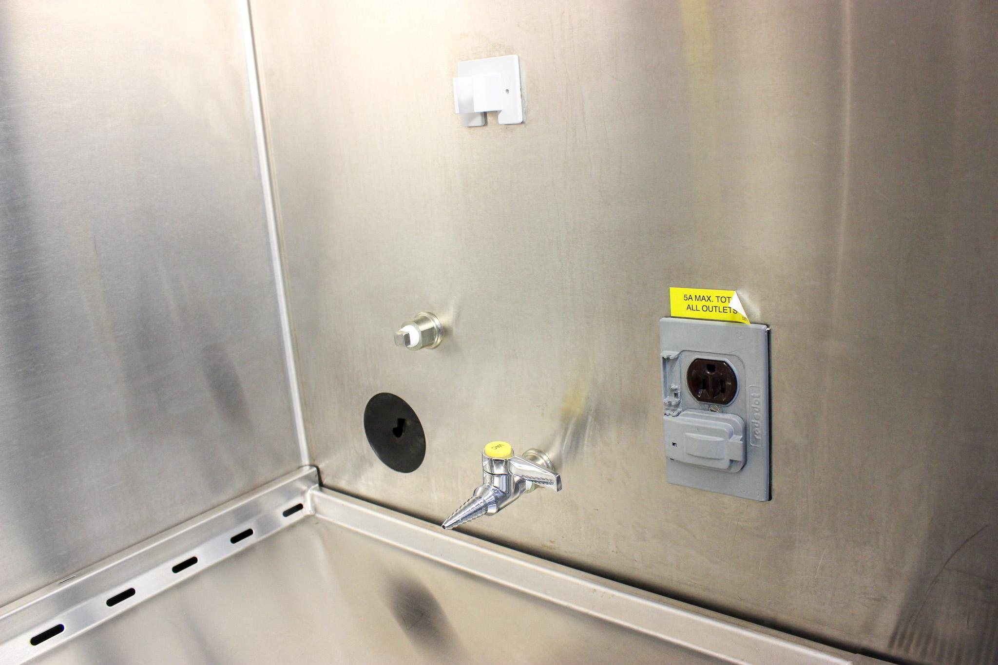 Baker SG603A-HE Biosafety Cabinet Airflow Hood 2013 120V VG Condition