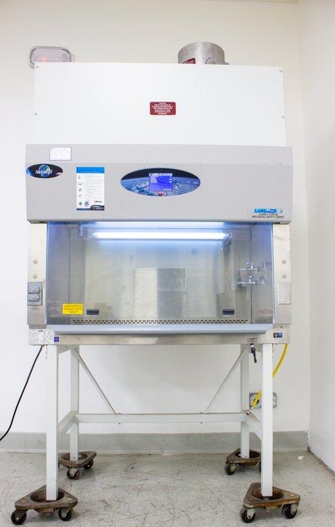 NuAire NU-430-400 Biosafety Cabinet Type B2 Chemical Resistance 4ft