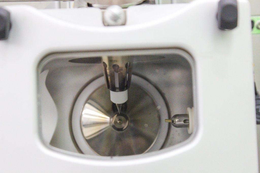 Thermo Q Exactive Plus Mass Spectrometer LC MS High Sensitivity Performance