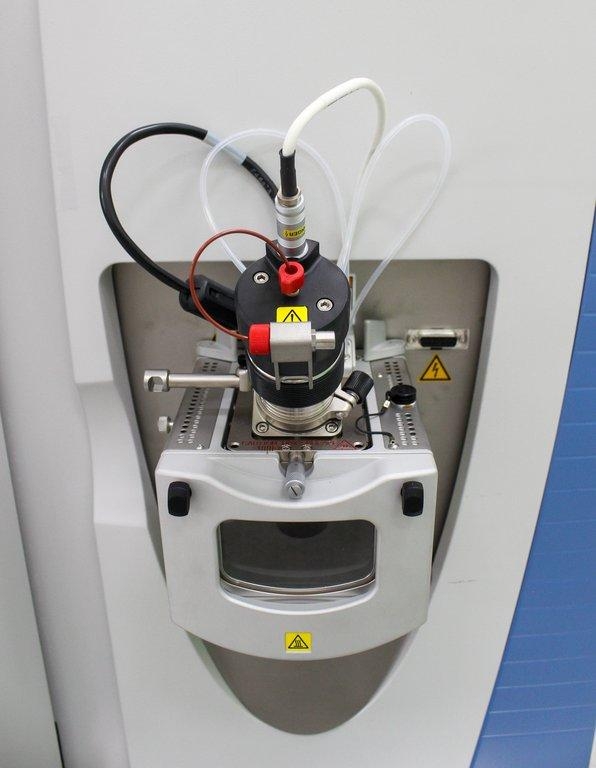 Thermo Q EXACTIVE HF Mass Spectrometer System with Power Supply & Vacuum
