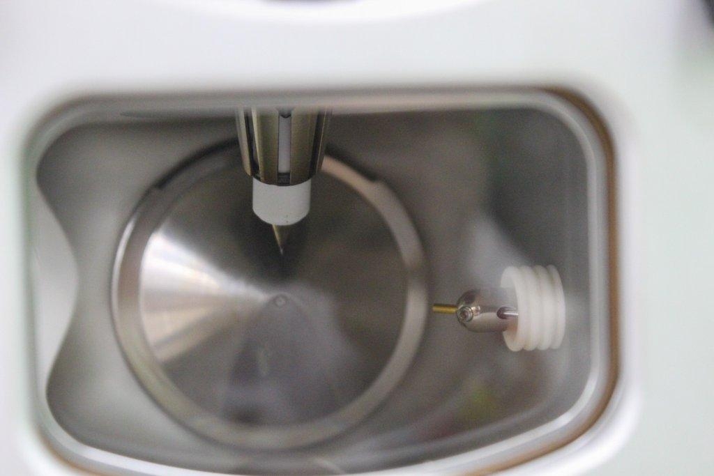 Thermo Q EXACTIVE HF Mass Spectrometer System with Power Supply & Vacuum