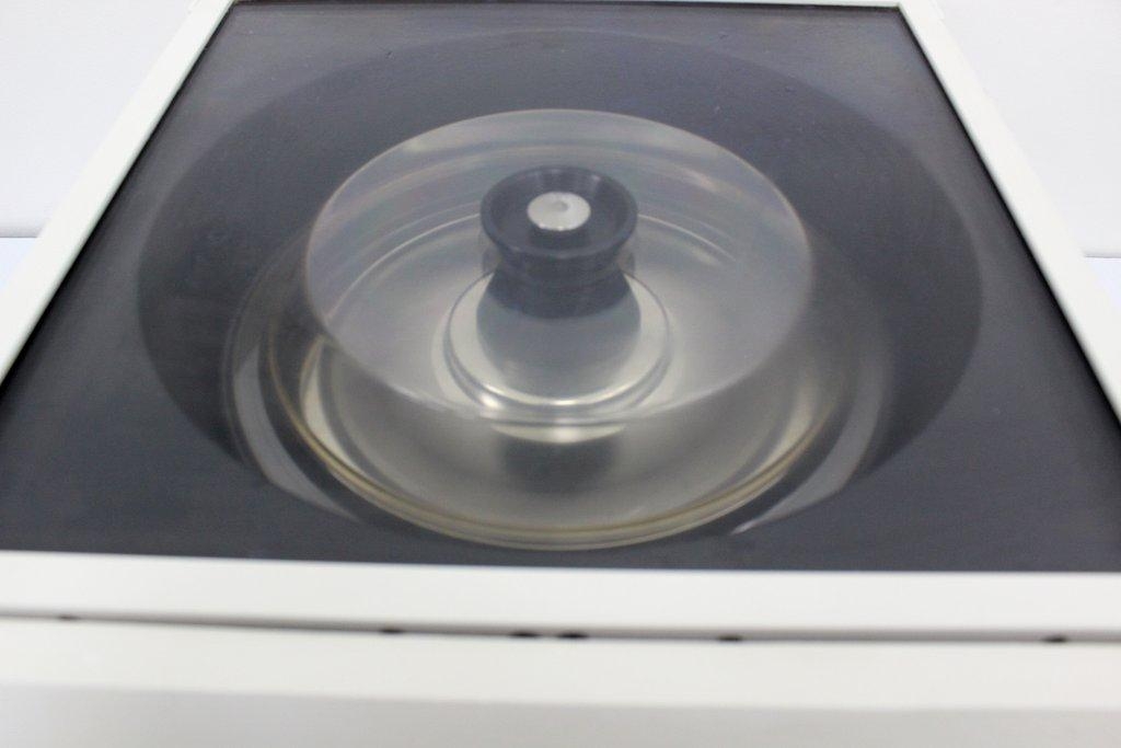 Shandon Cytospin 3 Cytocentrifuge Benchtop with Rotor 100-120V 5000 RPM System