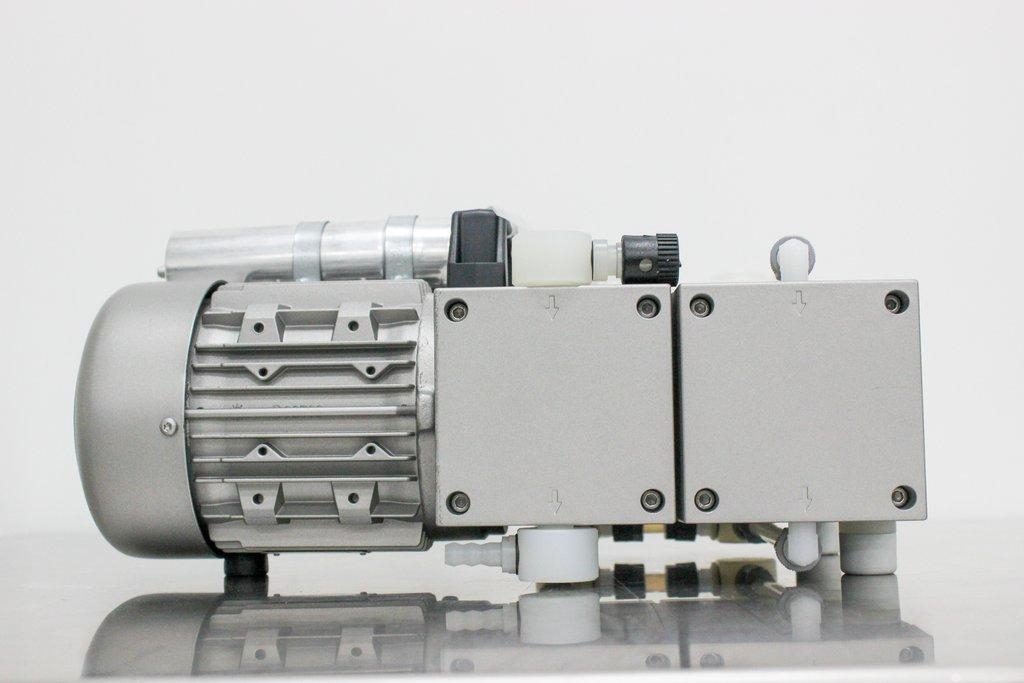 Welch 2052B-01 Diaphragm Pump Chemical Duty PTFE Oil-Free 115V for Labs 2.3 cfm