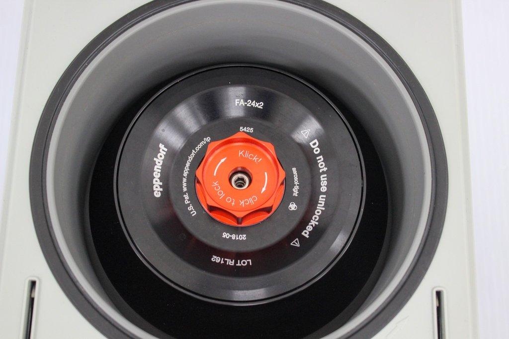 Eppendorf 5425 Benchtop Centrifuge FA-24x2 Rotor 12000 RPM Tested