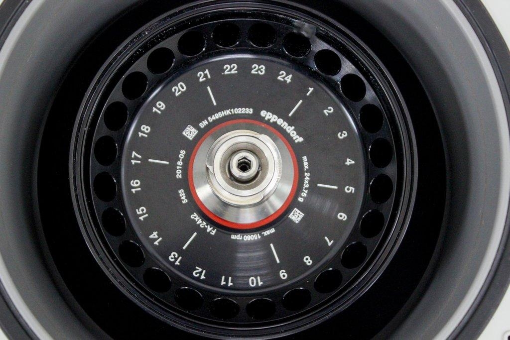 Eppendorf 5425 Benchtop Centrifuge FA-24x2 Rotor 12000 RPM Tested