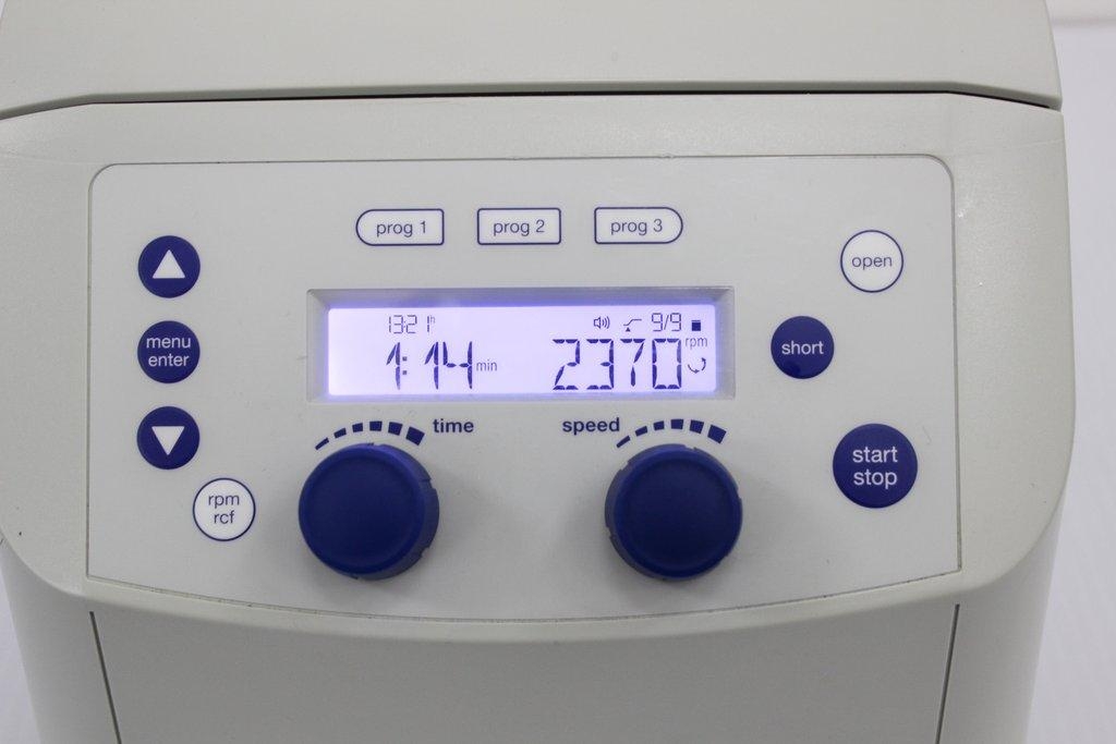 Eppendorf 5425 Benchtop Centrifuge FA-24x2 Rotor 12000 RPM Tested