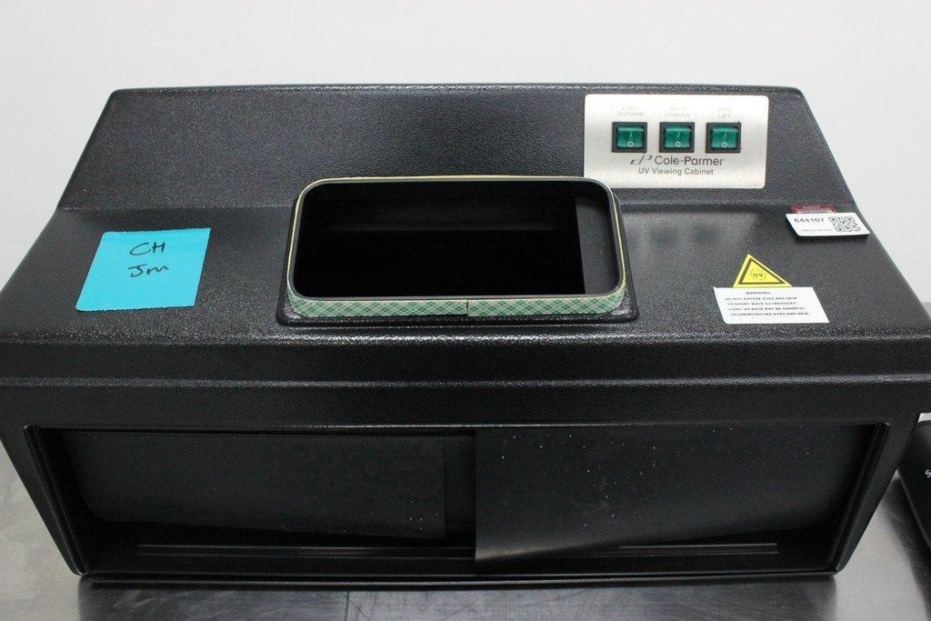Cole Parmer UV Viewing Cabinet Lab Hood 9762110 254/365nm Fair Condition