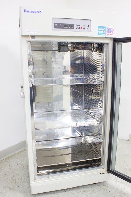 Panasonic MCO-80ICL-PA CO2 Incubator 30 cu.ft. Large Capacity Bioreactor