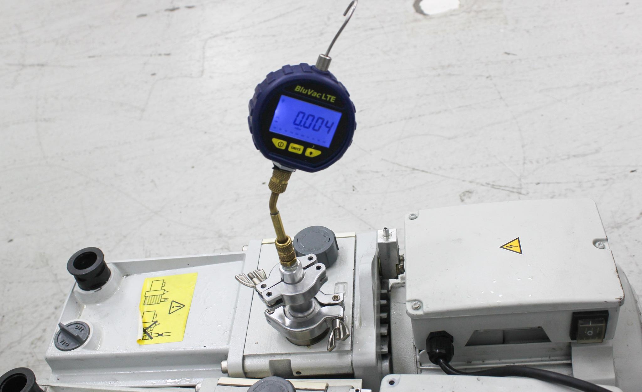 Edwards E2M30 Vacuum Pump - Strong Suction Smooth Operation 230V 100lb