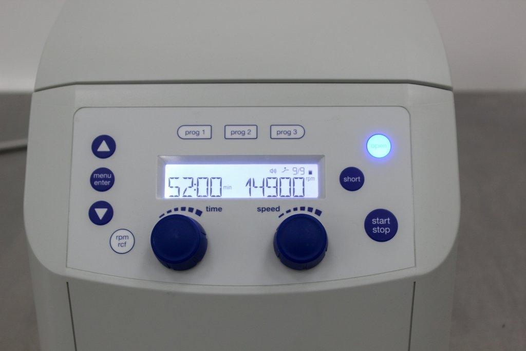 Eppendorf Centrifuge 5425 Benchtop Microcentrifuge 24x2 FA Rotor 14000 RPM