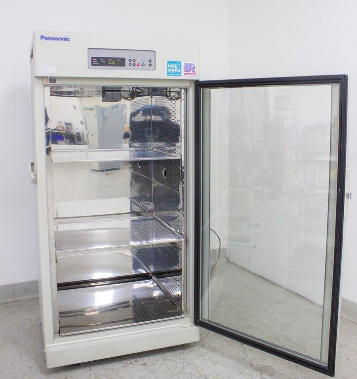 Panasonic MCO-80IC CO2 Incubator with 851L Capacity and 50C Temperature Range