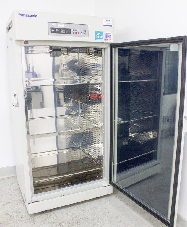 Panasonic MCO-80ICL-PA CO2 Incubator Large Capacity 30 cu.ft. for Cell Culture