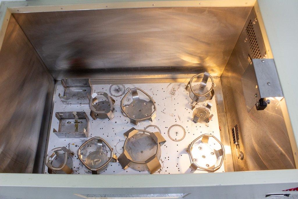 Amerex Instruments SK-767R Refrigerated Incubator Shaker 30Wx18D Temp Control