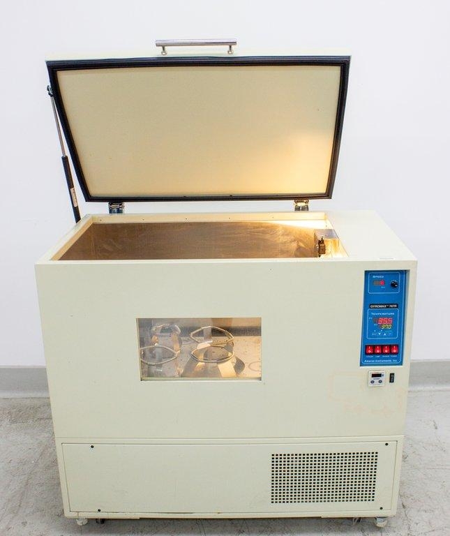 Amerex Instruments SK-767R Refrigerated Incubator Shaker 30Wx18D Temp Control