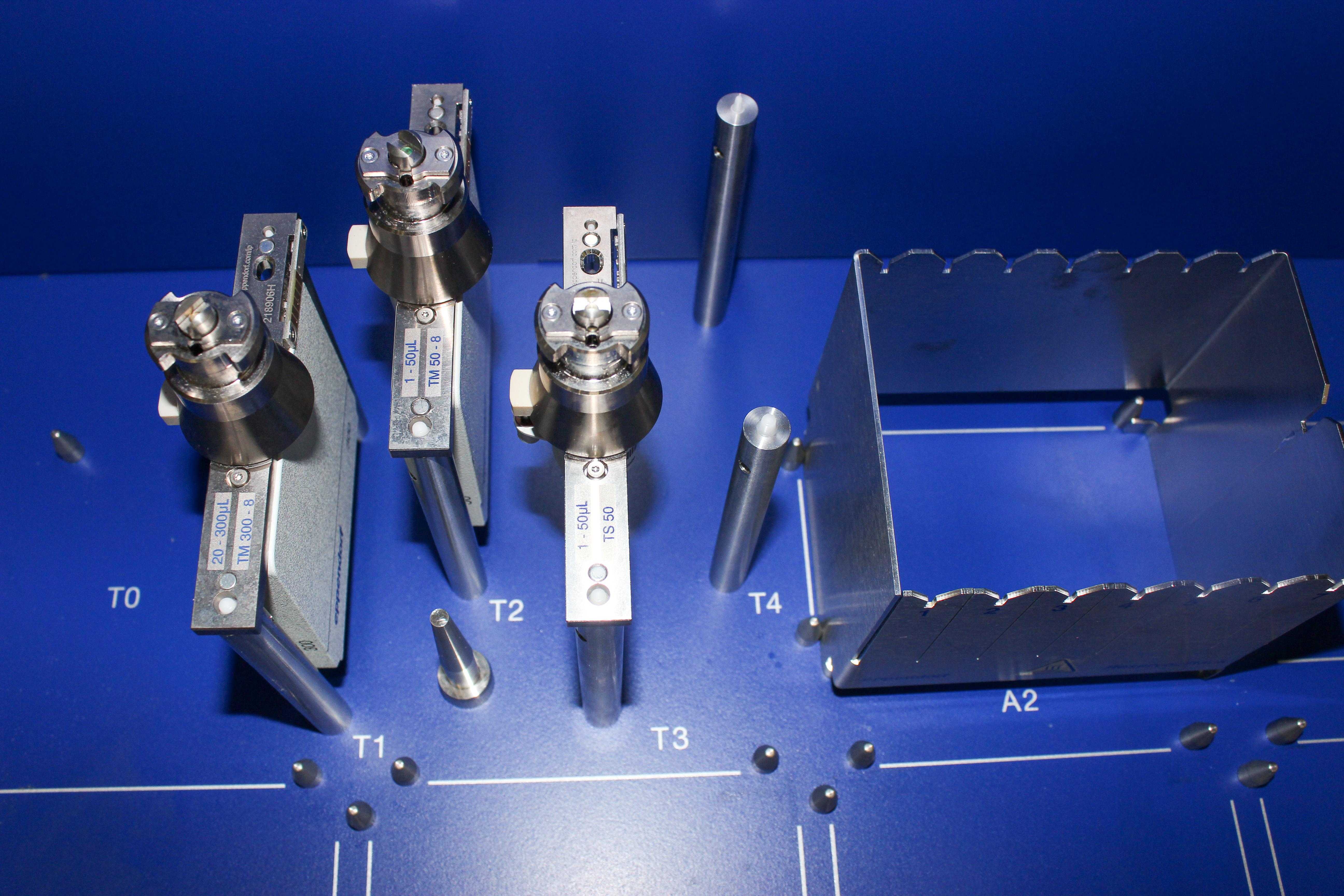 Eppendorf epMotion 5075 Automated Liquid Handling System with Computer & Software