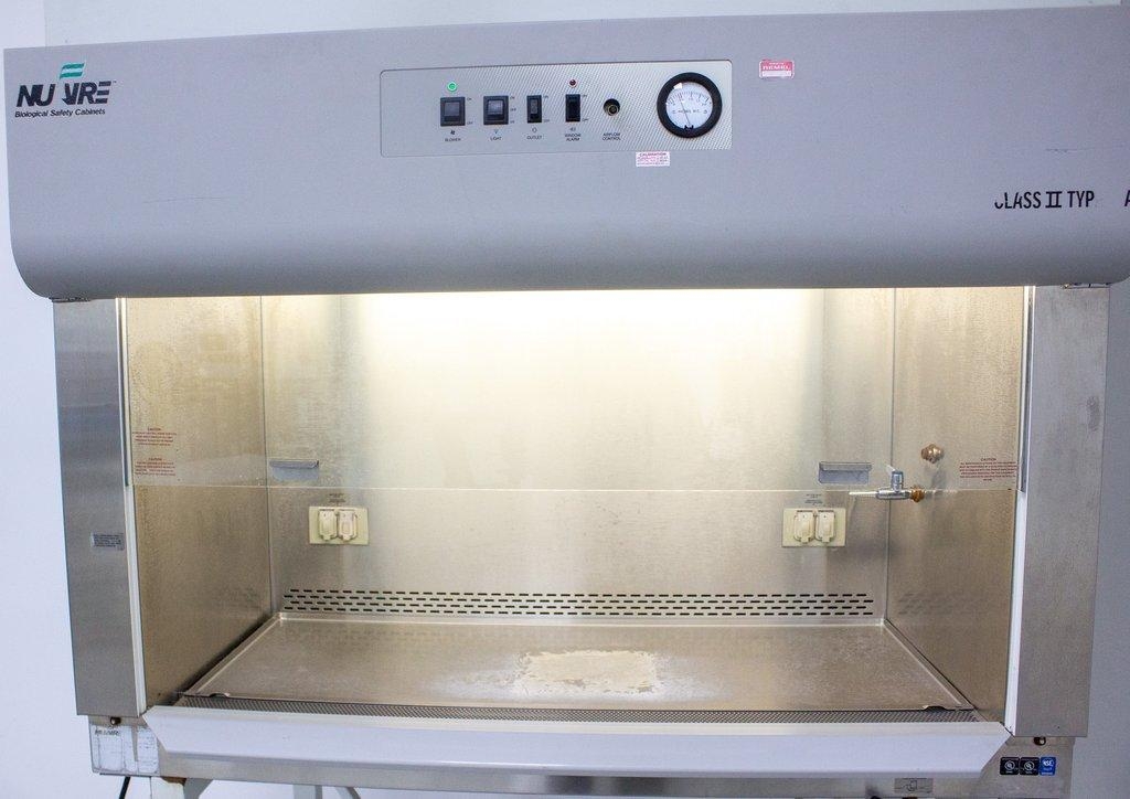 NuAire NU-425-400 Biosafety Cabinet Class II A2 Lab Equipment