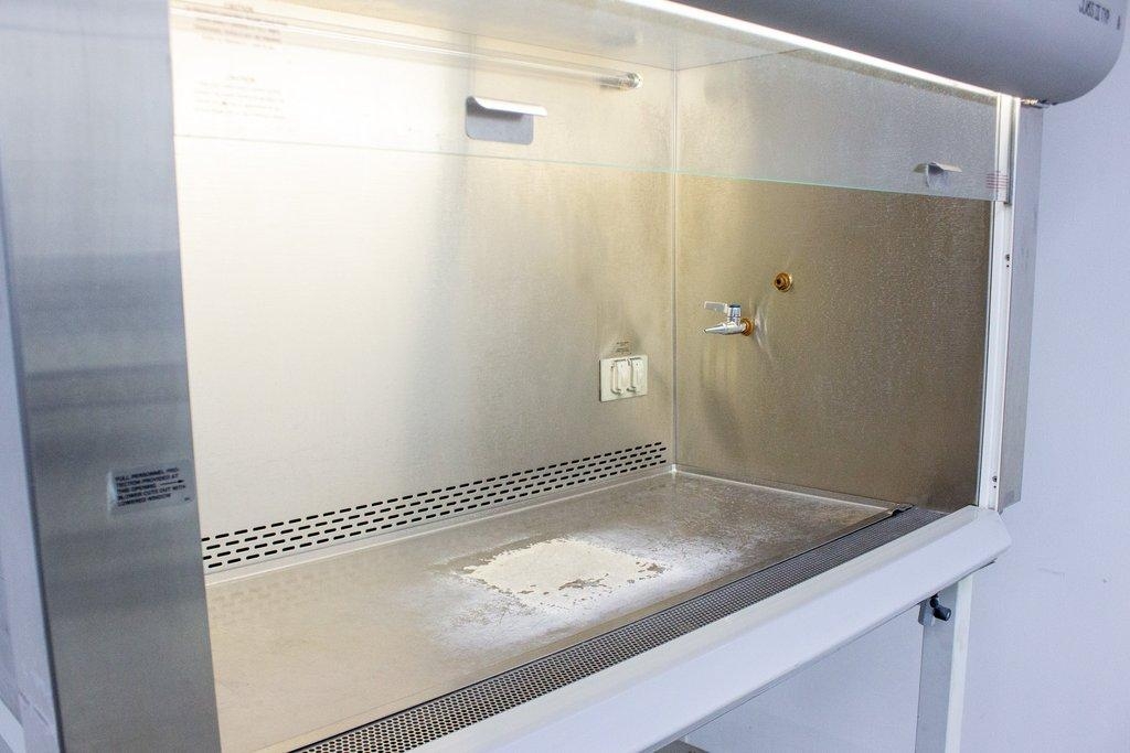 NuAire NU-425-400 Biosafety Cabinet Class II A2 Lab Equipment