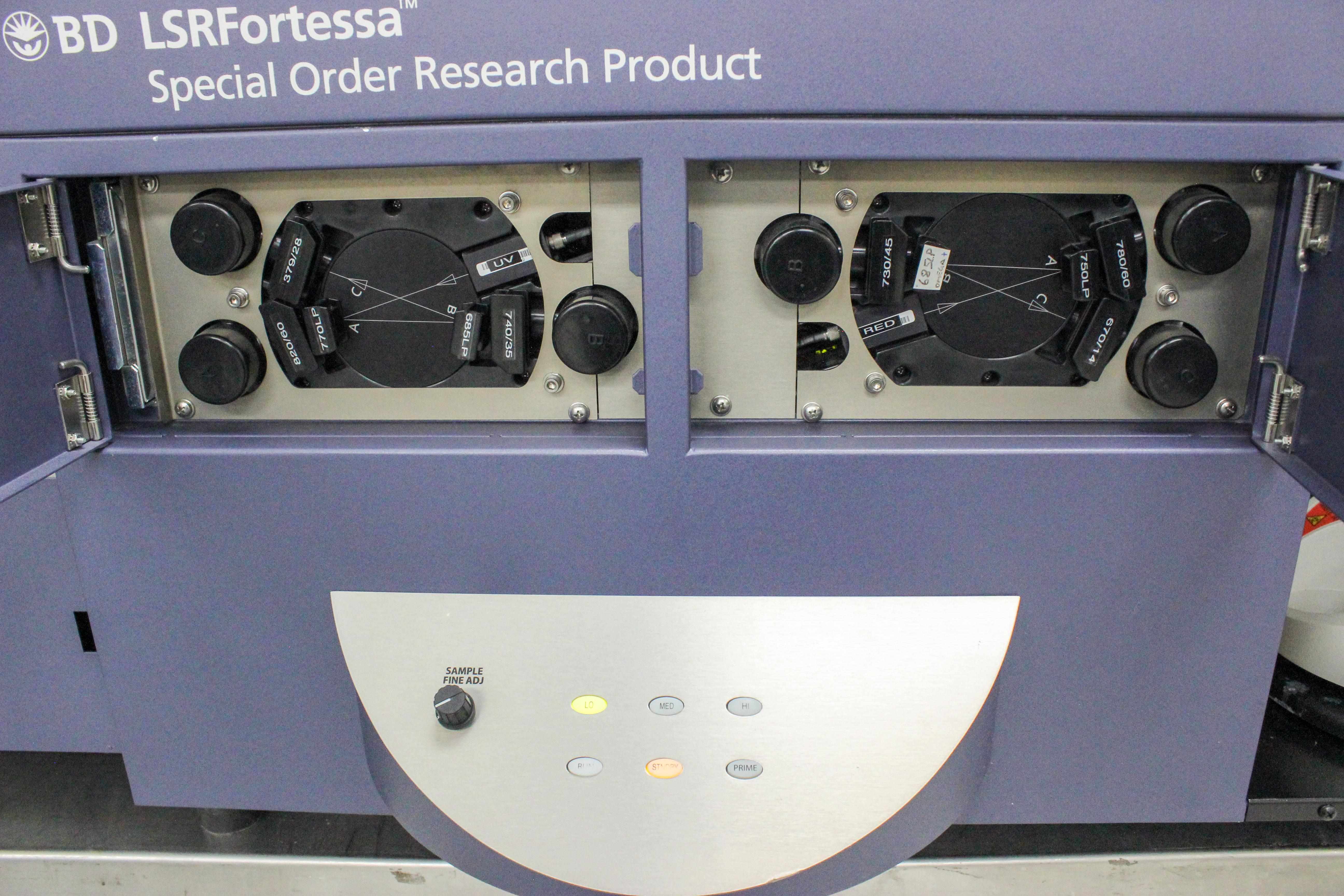 BD Biosciences LSRFortessa Cell Analyzer with HT Sampler, Up to 18 Colors